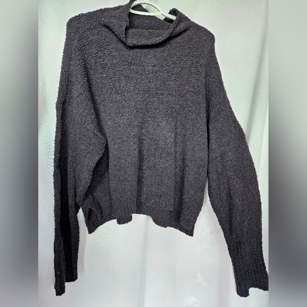 UGG Cropped Sweater